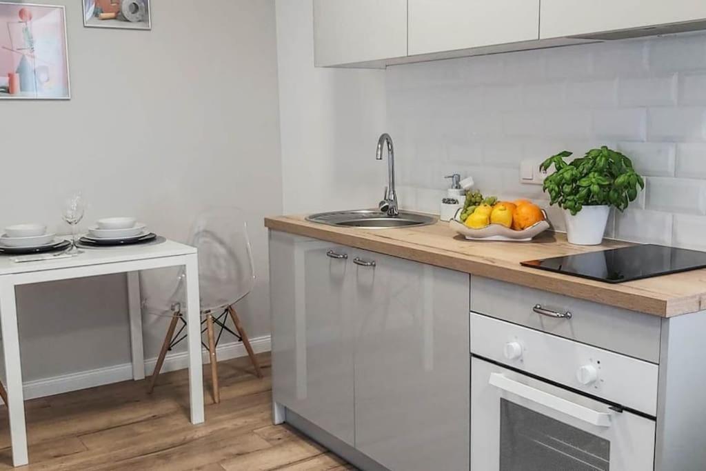 Bezagenta Mozart6 Easy Access To Wifi * Warszawa