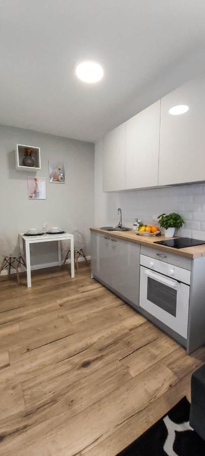 Bezagenta Mozart6 Easy Access To Wifi Warszawa